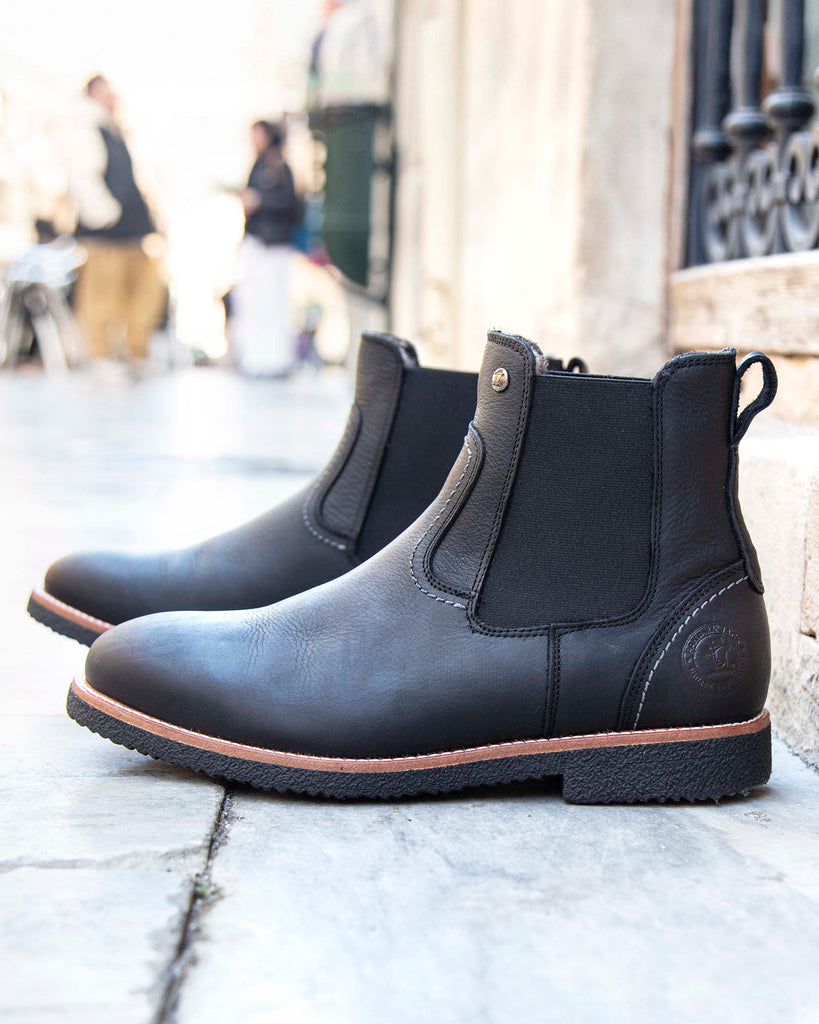 Garnock Igloo botines de piel con forro interior de pelo natural. negro