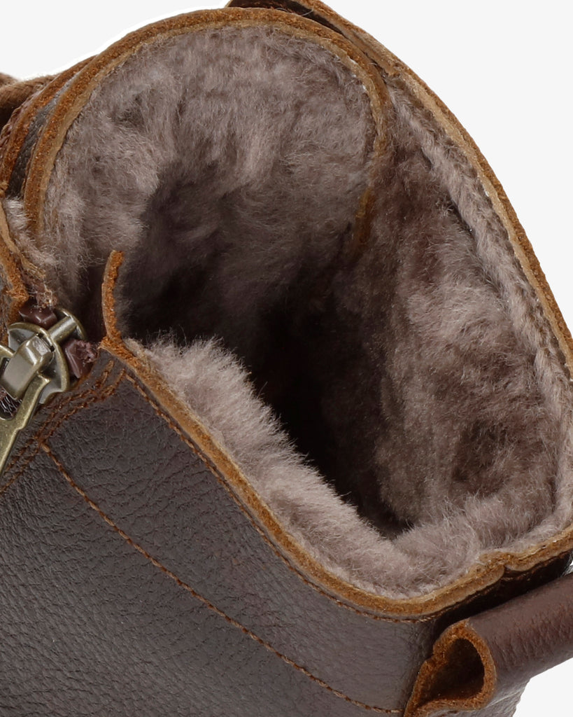 German Igloo botín de piel con forro interior de pelo natural. castaño