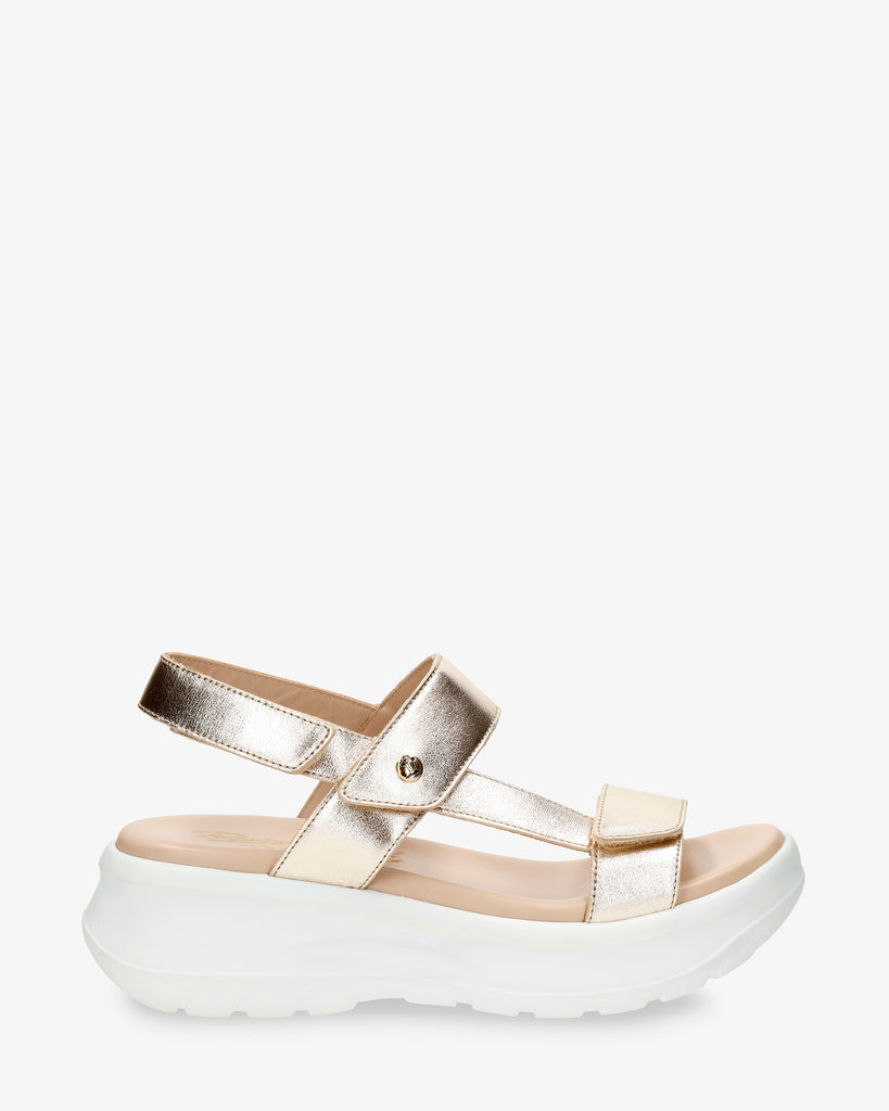Noor Shine sandalias de piel con forro interior de piel. oro