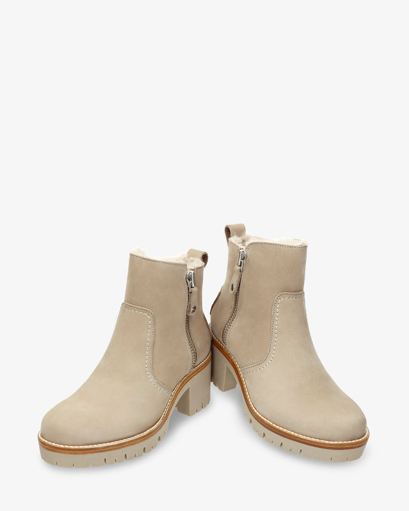 Pauline botín de piel con forro interior de pelo. crudo