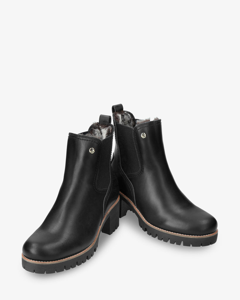 Pia Trav botines de piel con forro interior de pelo. negro