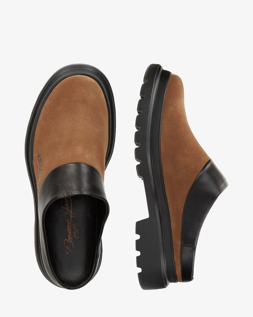 Theo zueco de piel con forro interior de piel. cuero